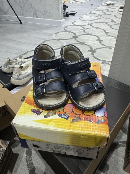 Продается Детская обувь