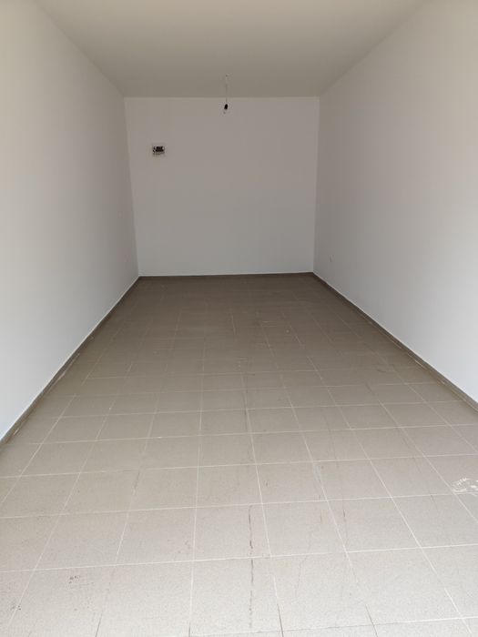 Давам приземен гараж под наем в гр.Поморие,стария град