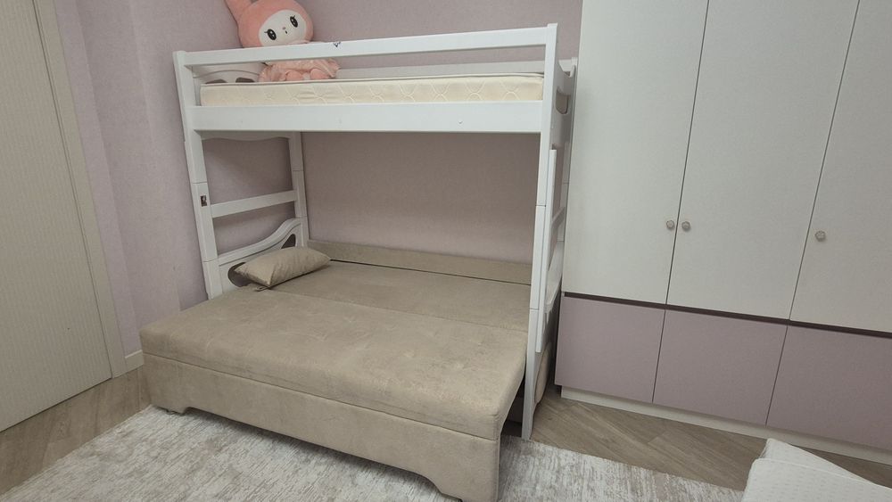 Двухъярусная кровать с диваном