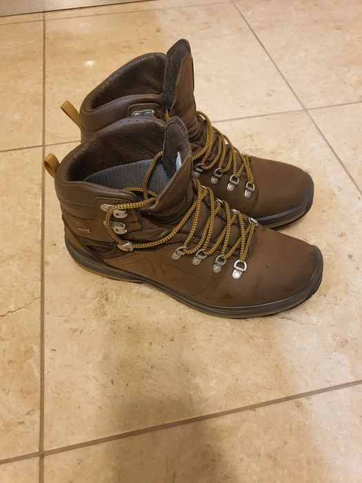 Vând bocanci Quechua din piele impermeabili 44