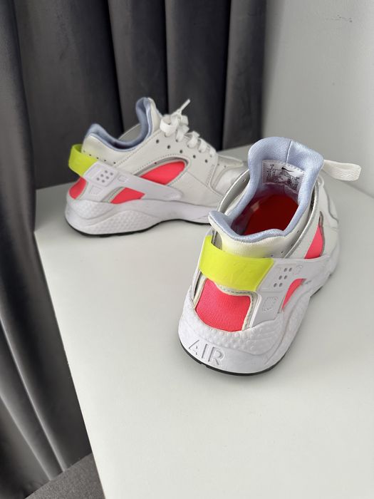 Vand adidasi Nike air Huarache