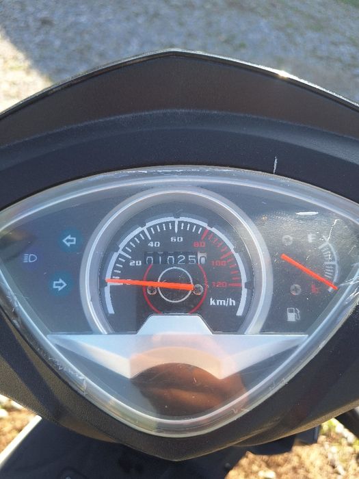 Продаётся Мопед, мотоцикл, скутер.