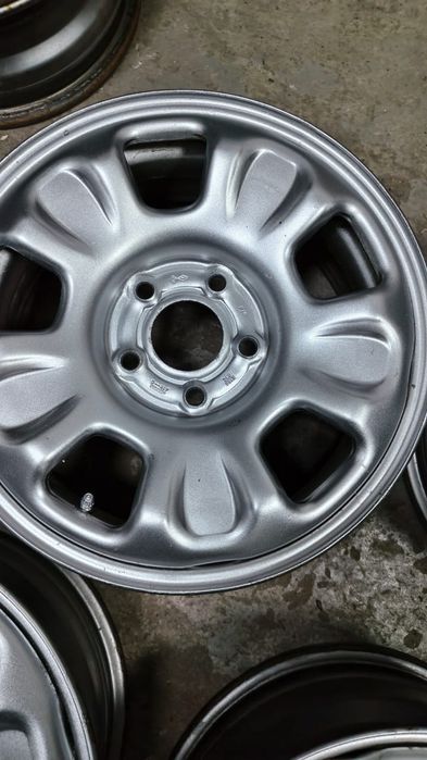 Продам оригинальные диски Рено R16