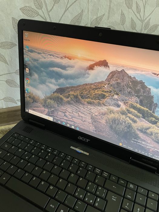 Laptop Acer Intel Premium model Aspire 5734Z