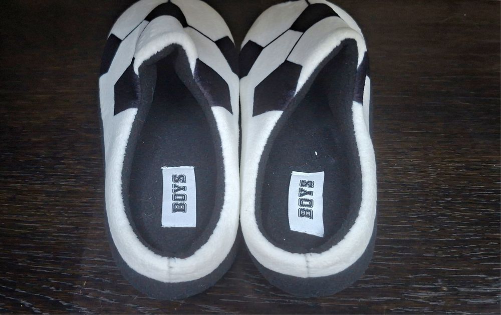 НОВИ детски пантофи