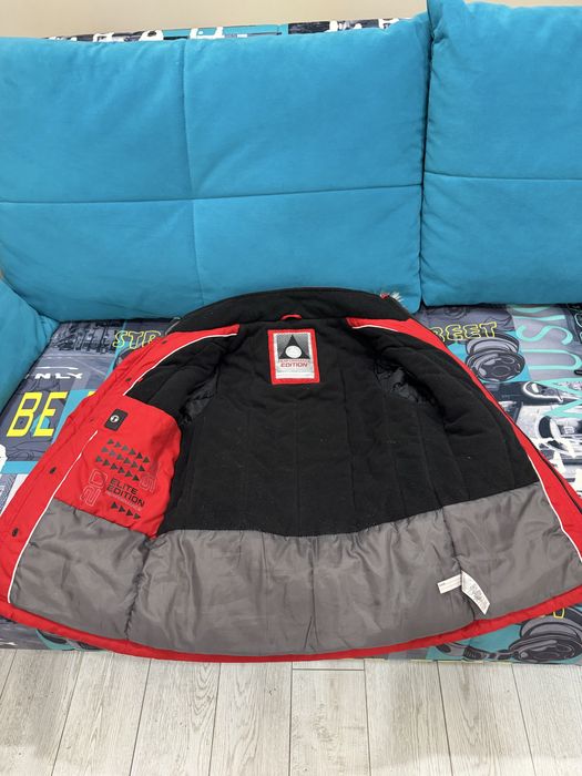 Продам куртку на мальчика (12 лет)