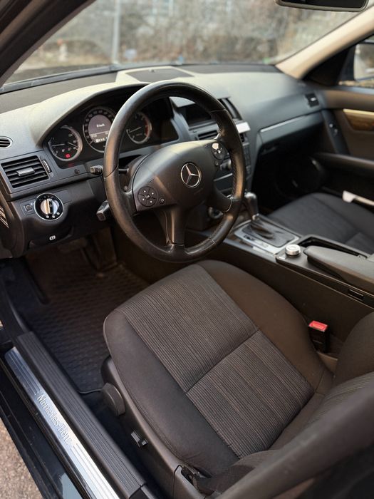 Mercedes Benz C200