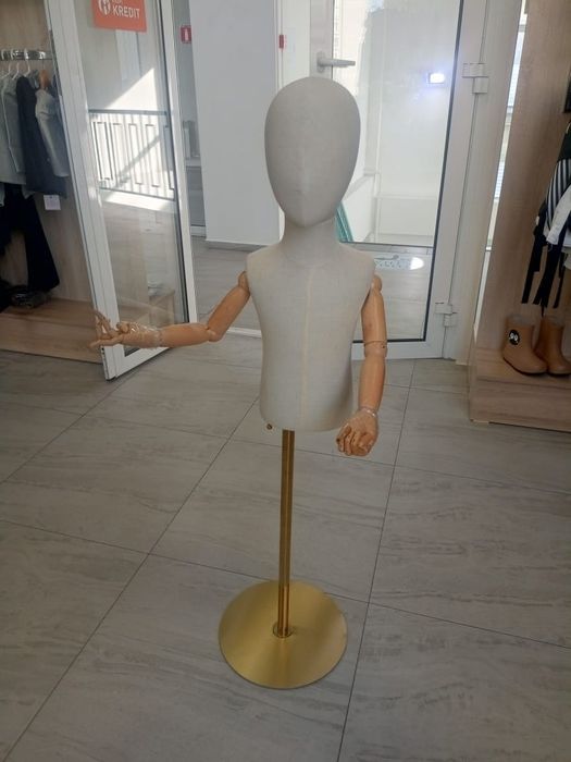 Продам торговое оборудование.