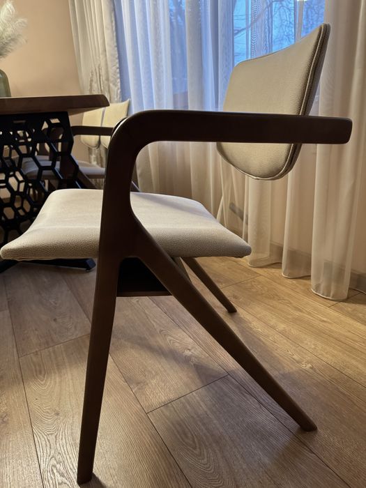 Трапезни столове