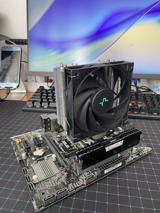 Placa de baza Asus Prime B250M-K + i7 6700K + 16GB RAM DDR4