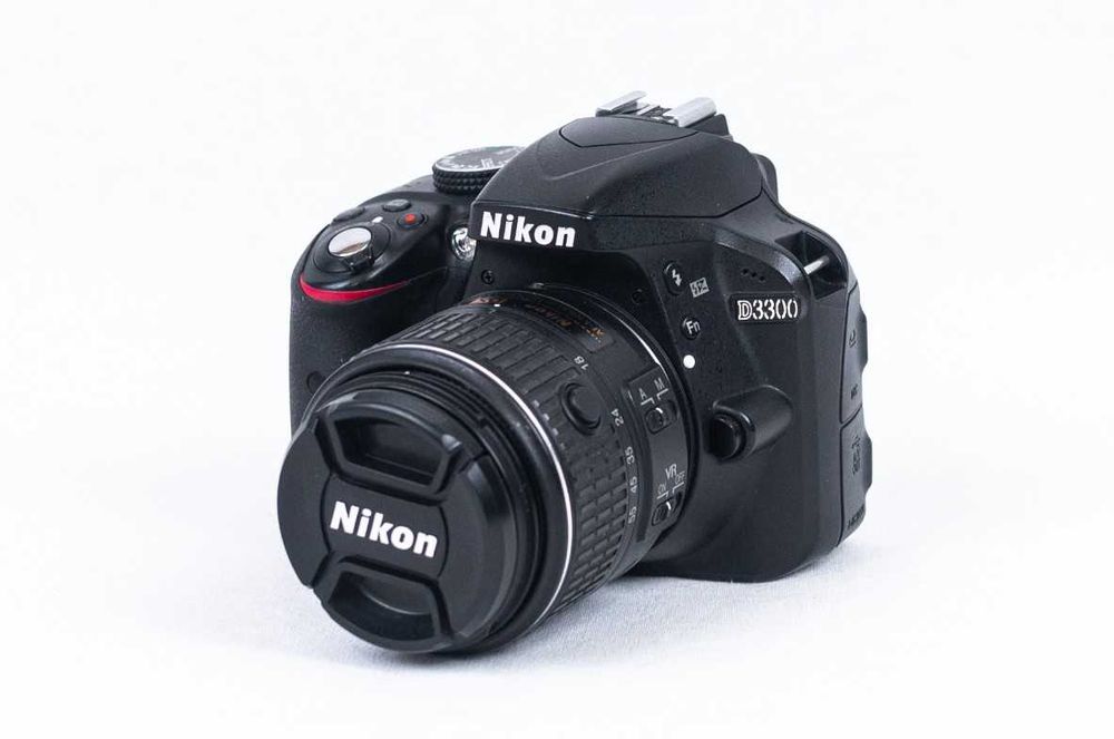Nikon D3300 kit + obiectiv 18-55mm - 22.000 de cadre - Aparat foto DSLR
