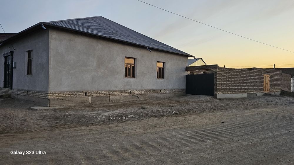Uy cotiladi manzil Xonqa tuman Xonobod qishlogi 4 sotik uglavoy