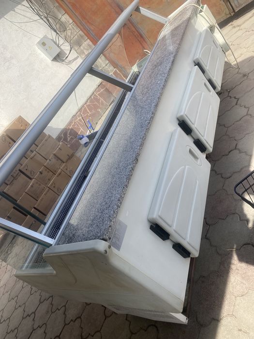 продам холодильник витринный