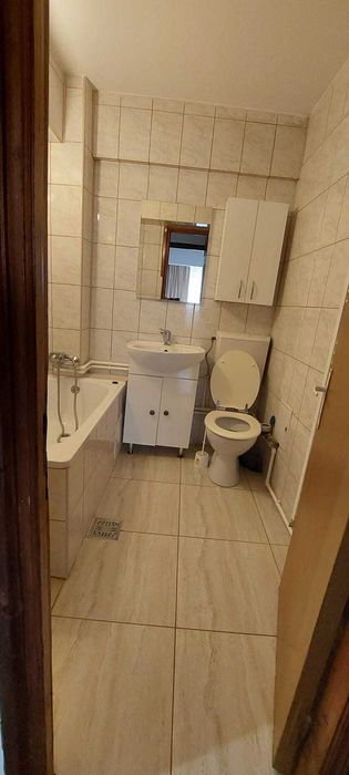 Garsonieră de închiriat .