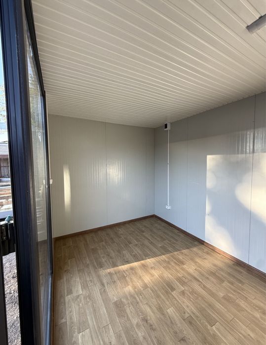 Vand container 6x3m 14.800 de lei