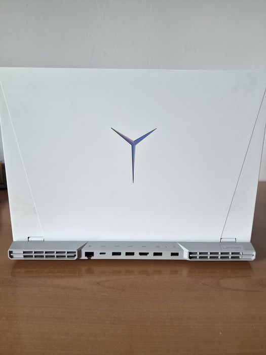 Lenovo Legion 5 Pro 16ACH6H Ryzen 7 5800H RTX 3070 - DEFECT