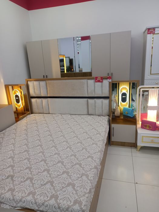 Спальный гарнитур