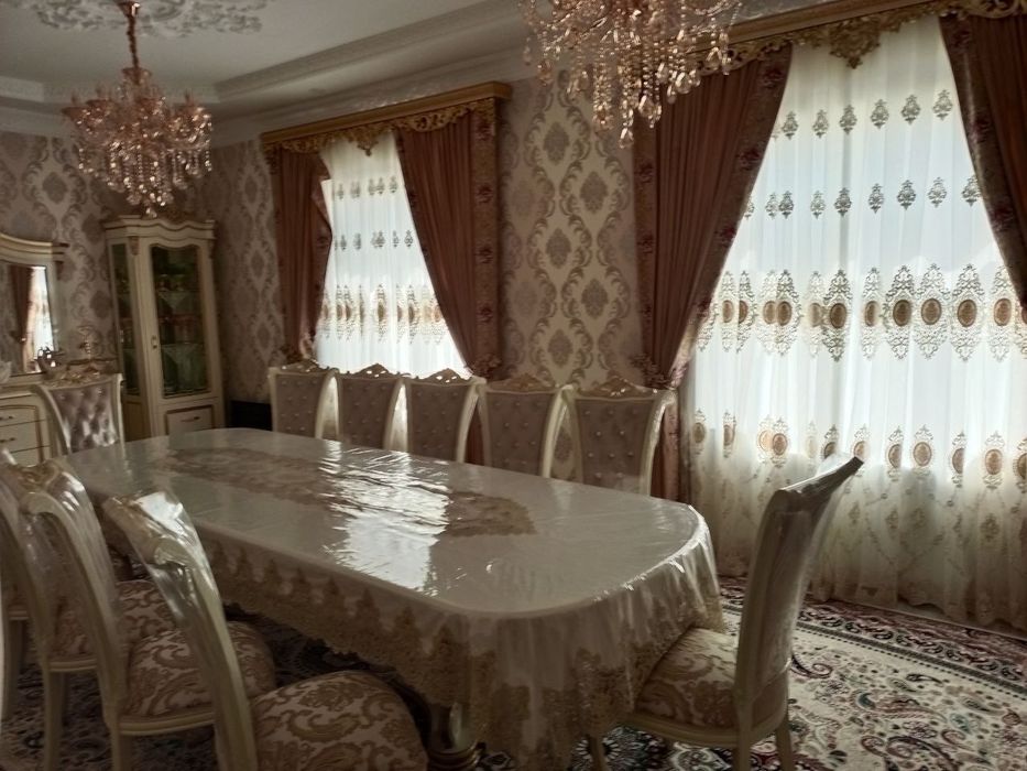 Uchaska 8 sotik 7 ta hona bor 3 ta spalni 2 ta zal 2 ta kalidor