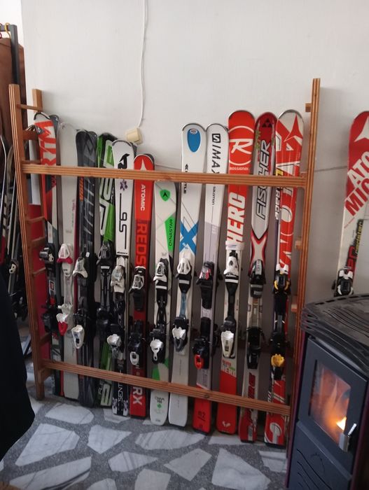 Vând skiuri/schiuri și snowboard