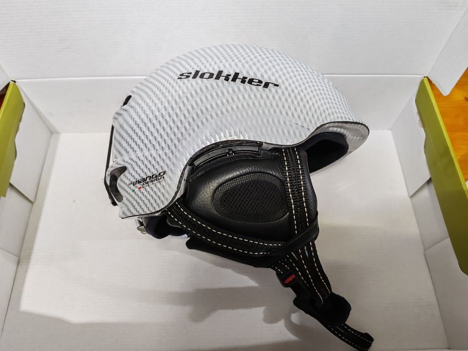 Vând cască ski alba