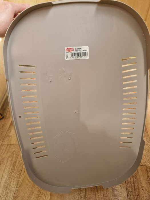 Лежак для кошек и маленьких собак.