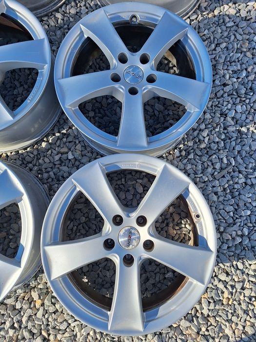 5x112.17.цола.6 1/2j ET33 Dezent