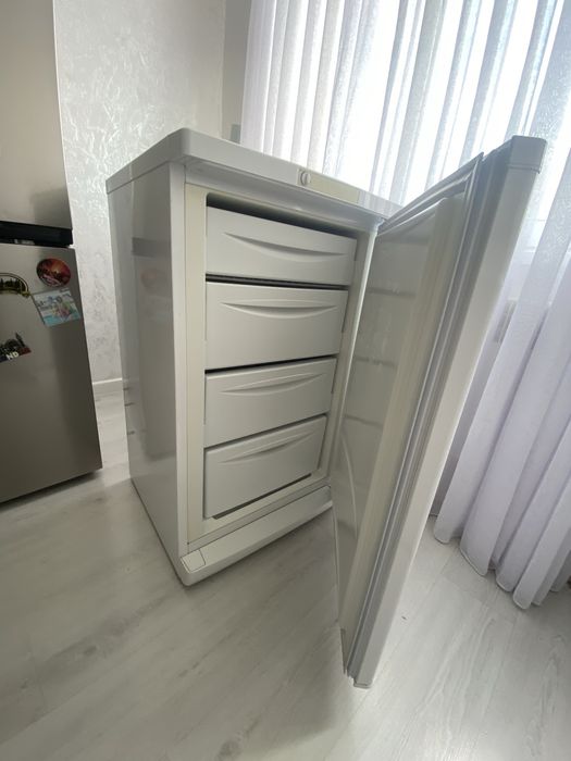 Морозильник от компании indesit