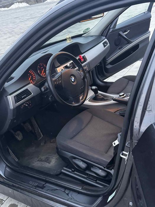 BMW seria 3 e91  an 2008 177cp