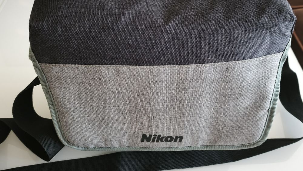 Nikon D3200 с обектив 18-55mm VR II