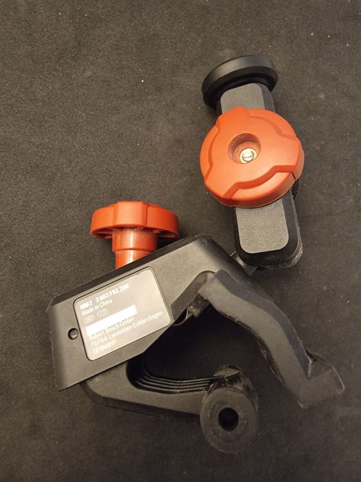 Bosch Quigo лазерен нивел + стойка