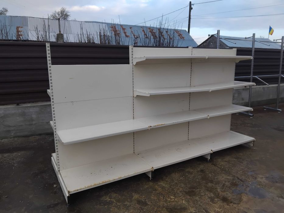 Raft metalic ideal pentru magazin