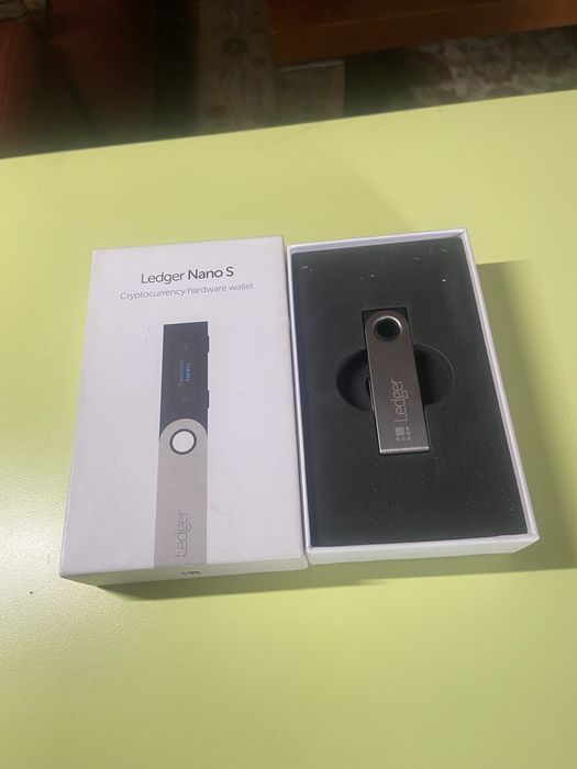 Холодный крипто кошелек Ledger Nano S