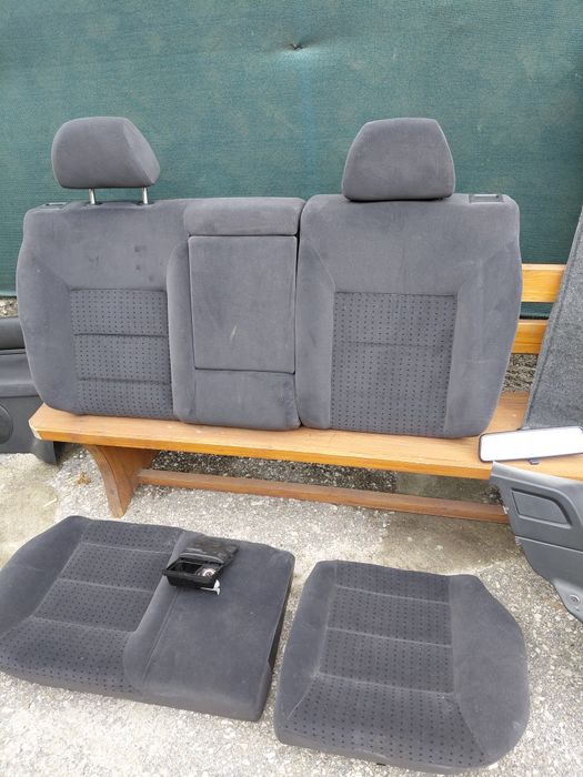 Голф 4 ( две врати ) - заден салон