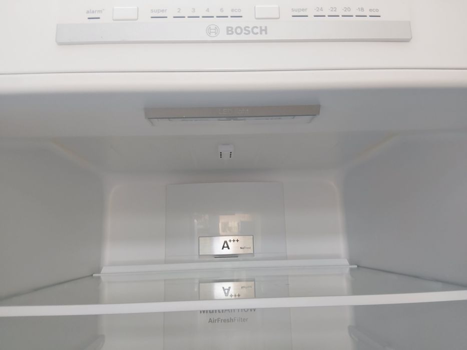 Като нов иноксов комбиниран хладилник  Бош Bosch Total No Frost  A+++ с две години гаранция!