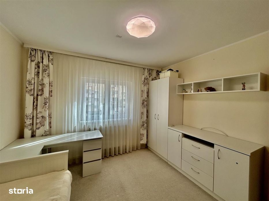 Apartament de închiriat în Sibiu – 3 camere, decomandat, 2 băi, 80 mp