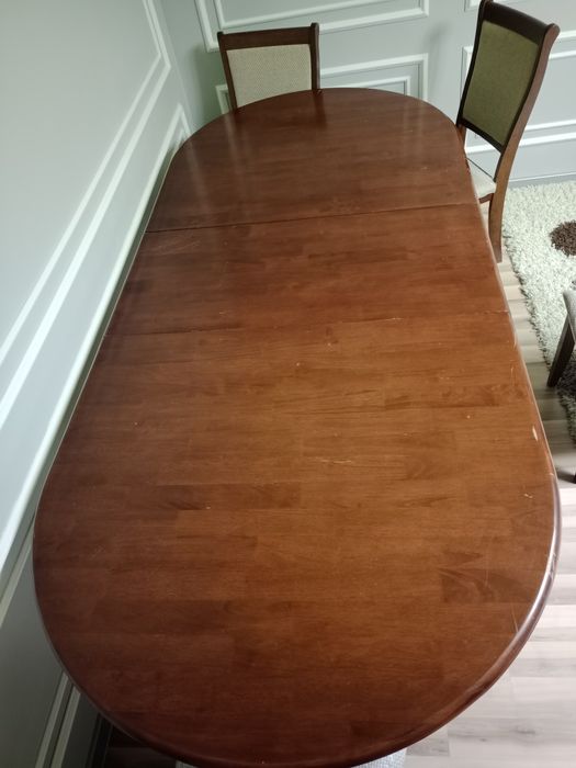 Стол со студьями