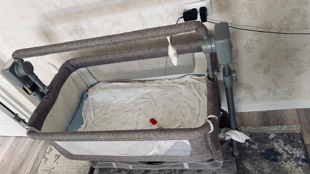 Кроватка для новорожденых