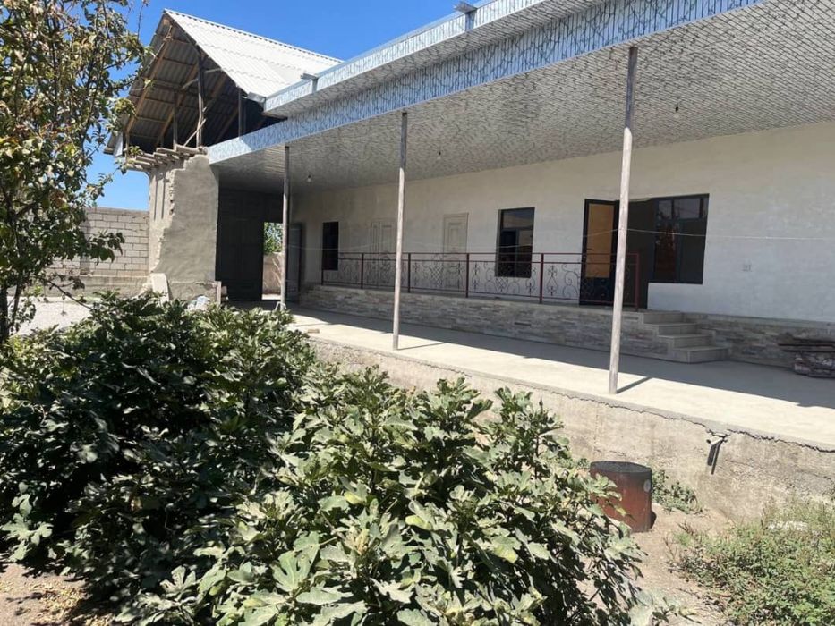 Eski shaharda 4 xonali hovli sotiladi