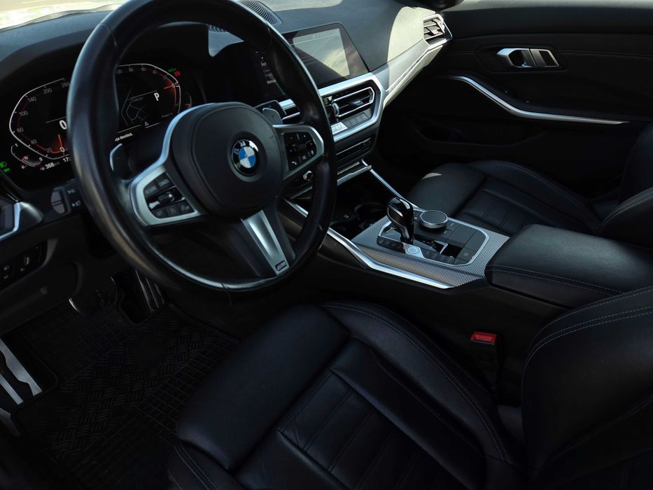 Vand BMW 330i stare perfecta 258 CP - an 2021