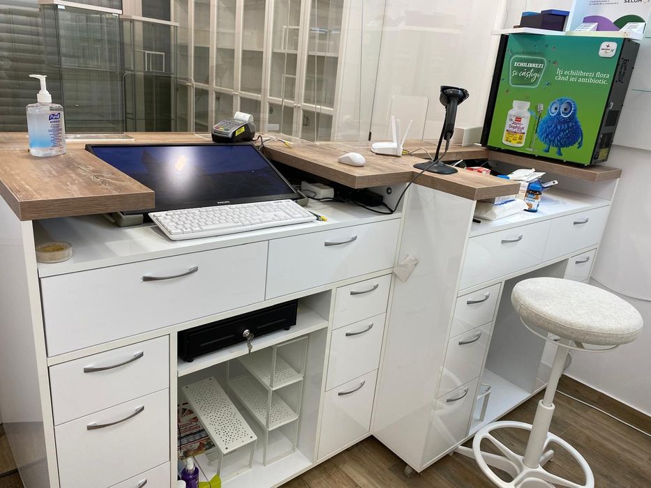 Mobilier farmacie facut la comanda