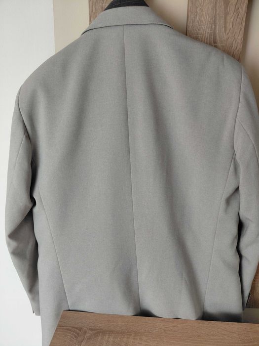 Мъжки костюм размер 50