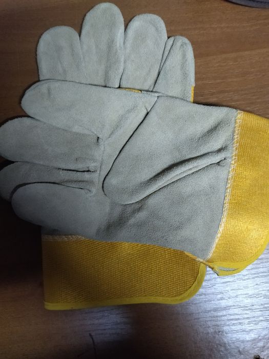 Рабочие перчатки