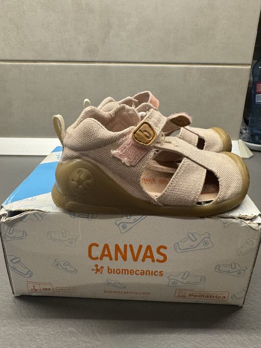 Sandale roz biomecanics nr 20