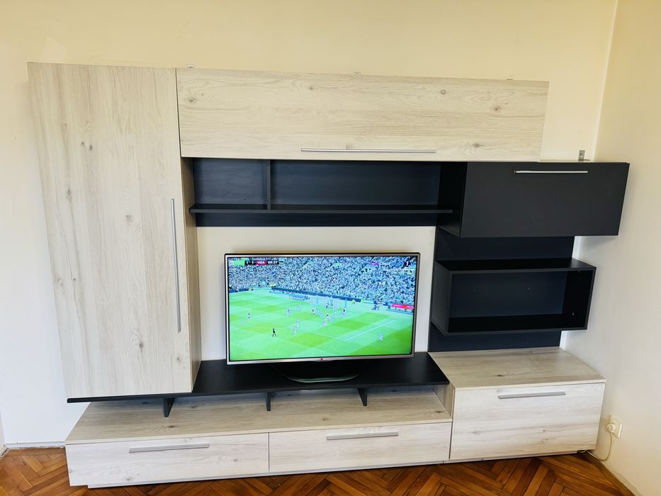Vand mobila moderna de sufragerie/living