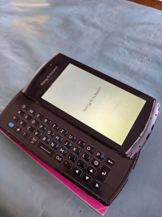 Vând Sony Ericsson u8i model Rar, pt Colecționari sau Pasionați