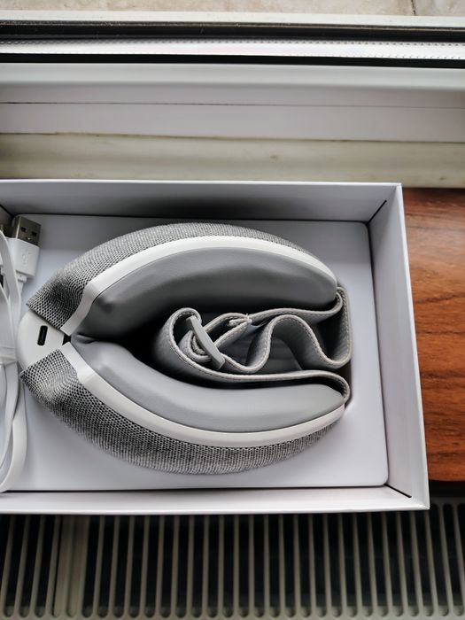 Aparat de masaj pentru ochi