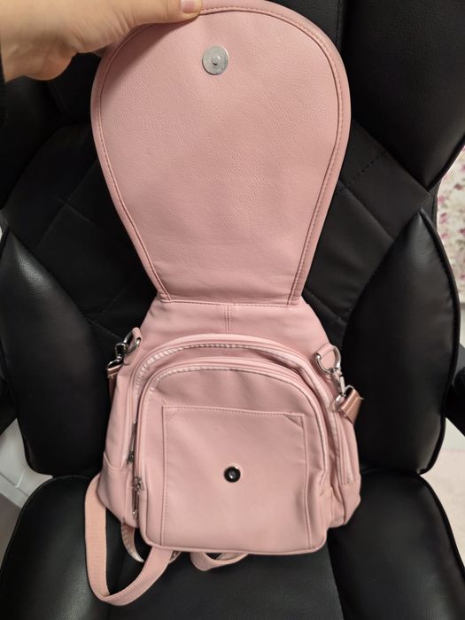 Нова дамска чанта - раница