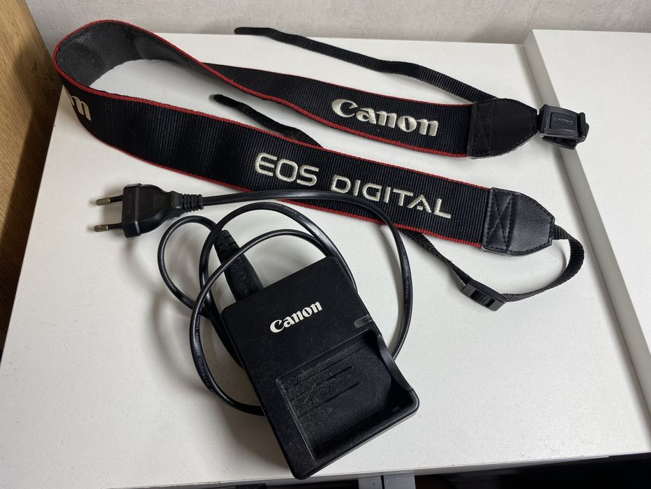 Фотоаппарат Canon EOS 1000d