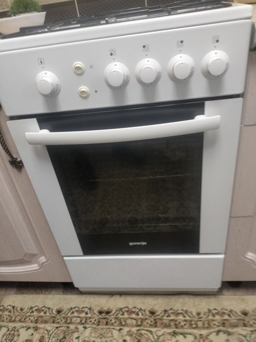 Продам газ плиту