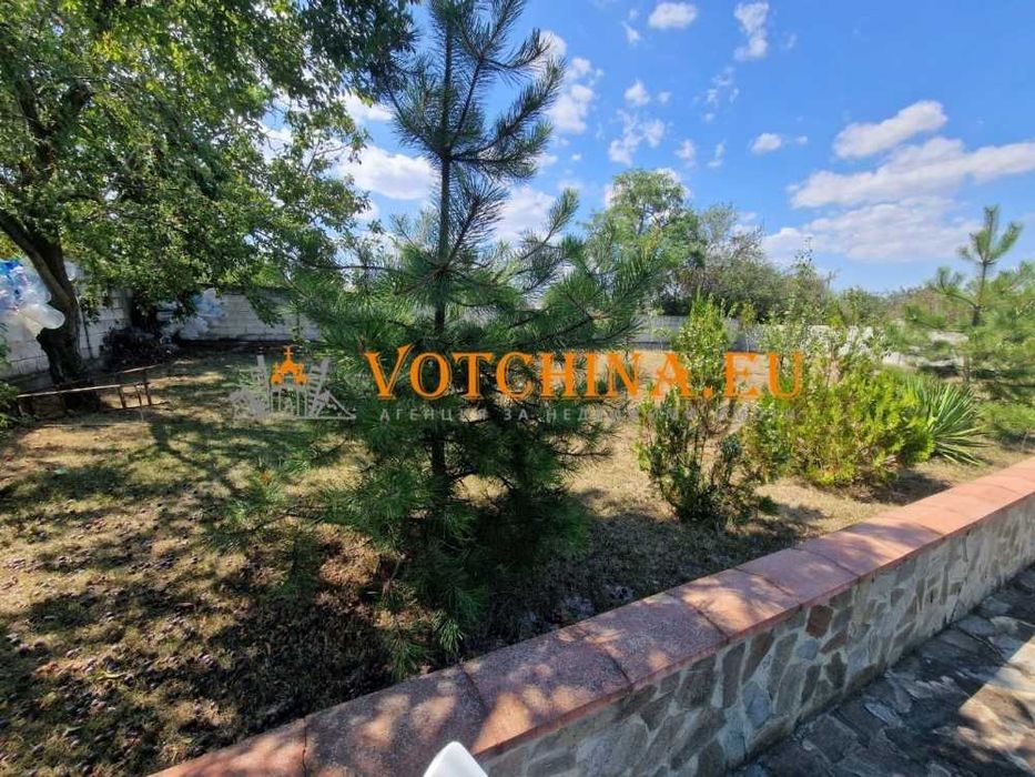 Едноетажна къща с голям двор в село Славеево